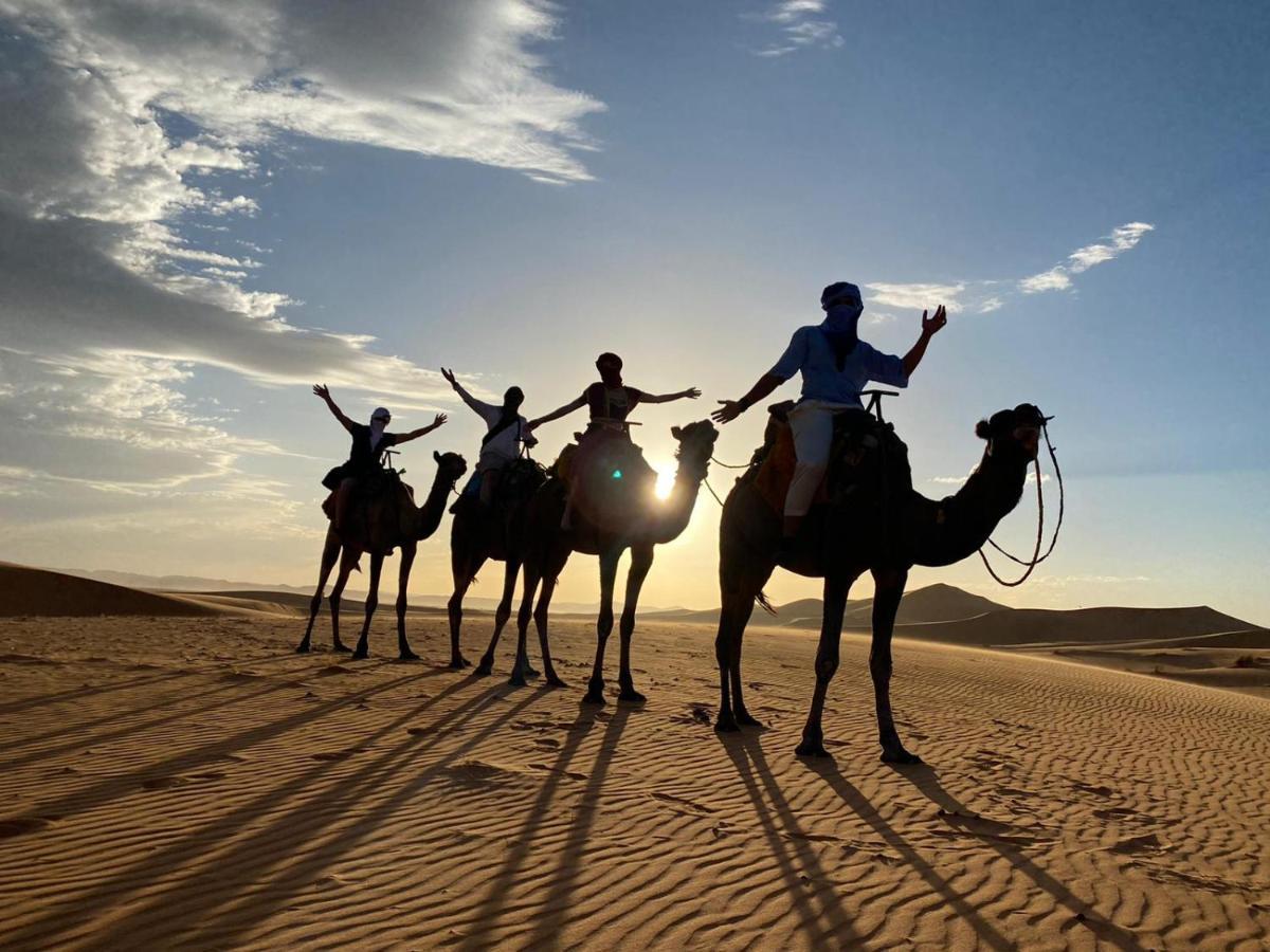 Luxury Trek Desert Camp 梅尔祖卡 外观 照片