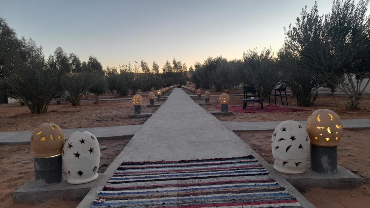 Luxury Trek Desert Camp 梅尔祖卡 外观 照片