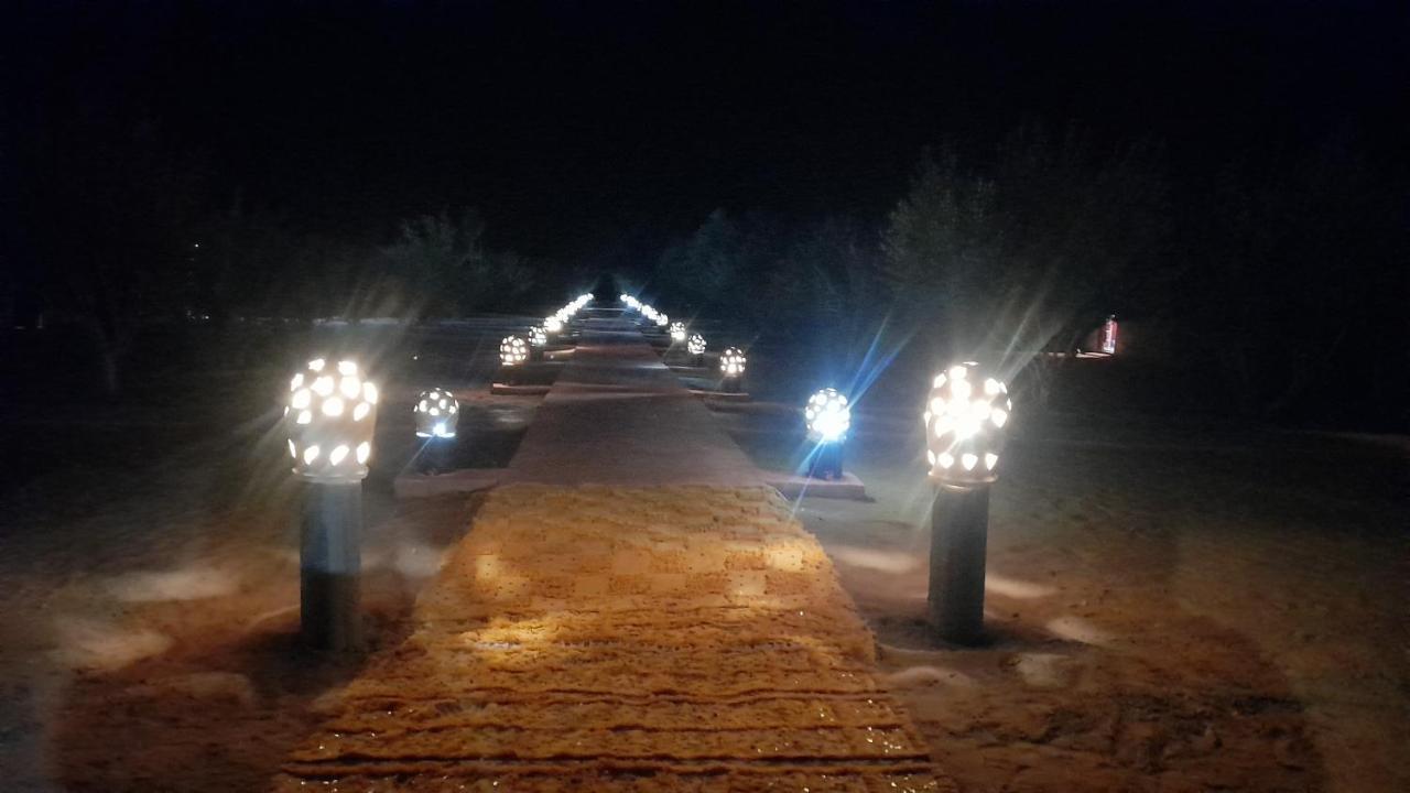 Luxury Trek Desert Camp 梅尔祖卡 外观 照片