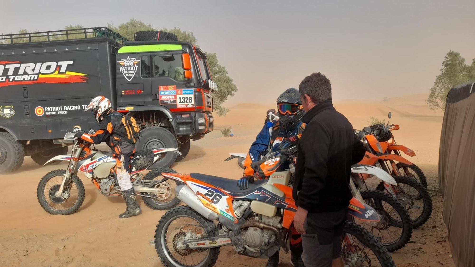 Luxury Trek Desert Camp 梅尔祖卡 外观 照片