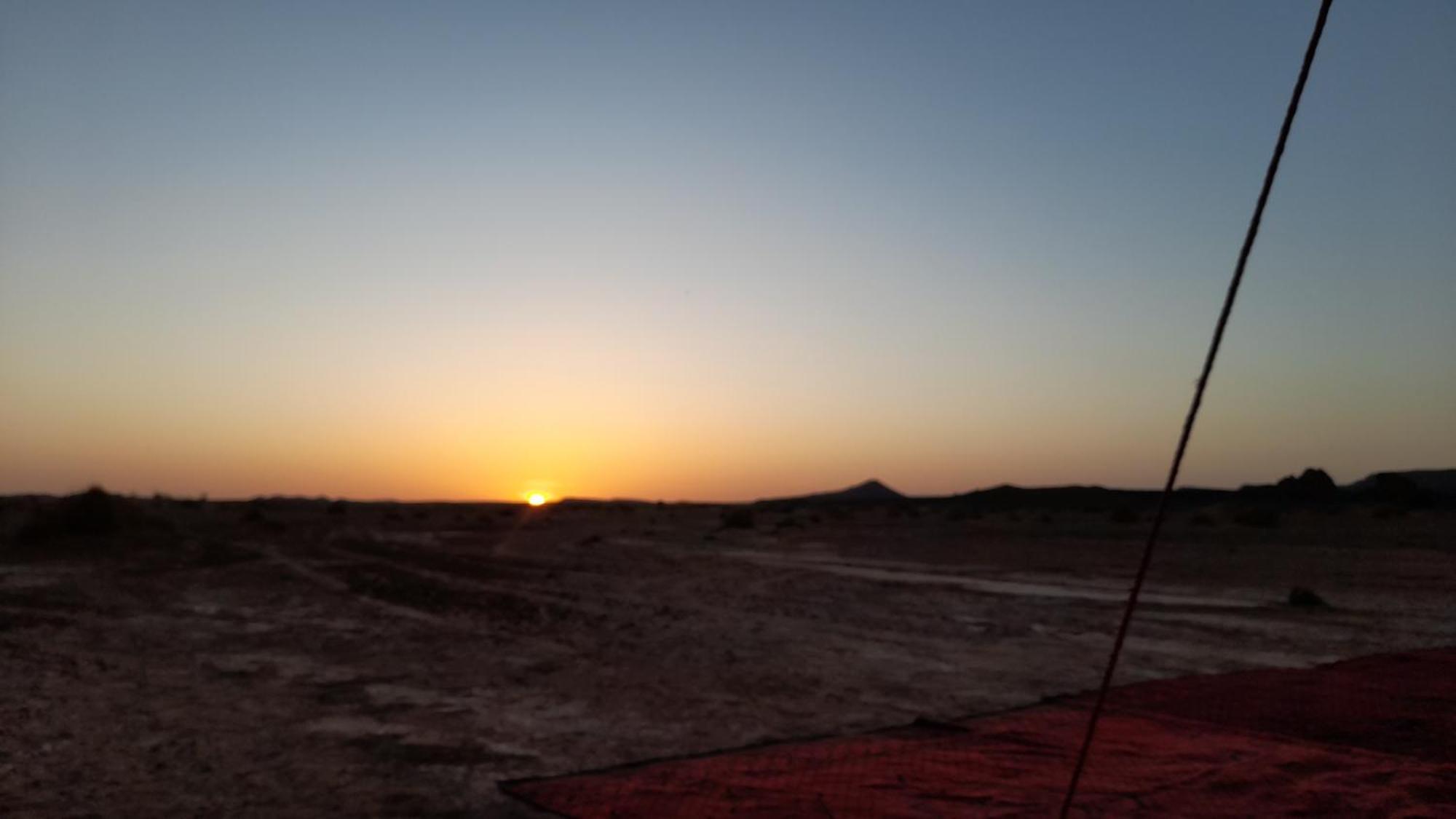 Luxury Trek Desert Camp 梅尔祖卡 外观 照片