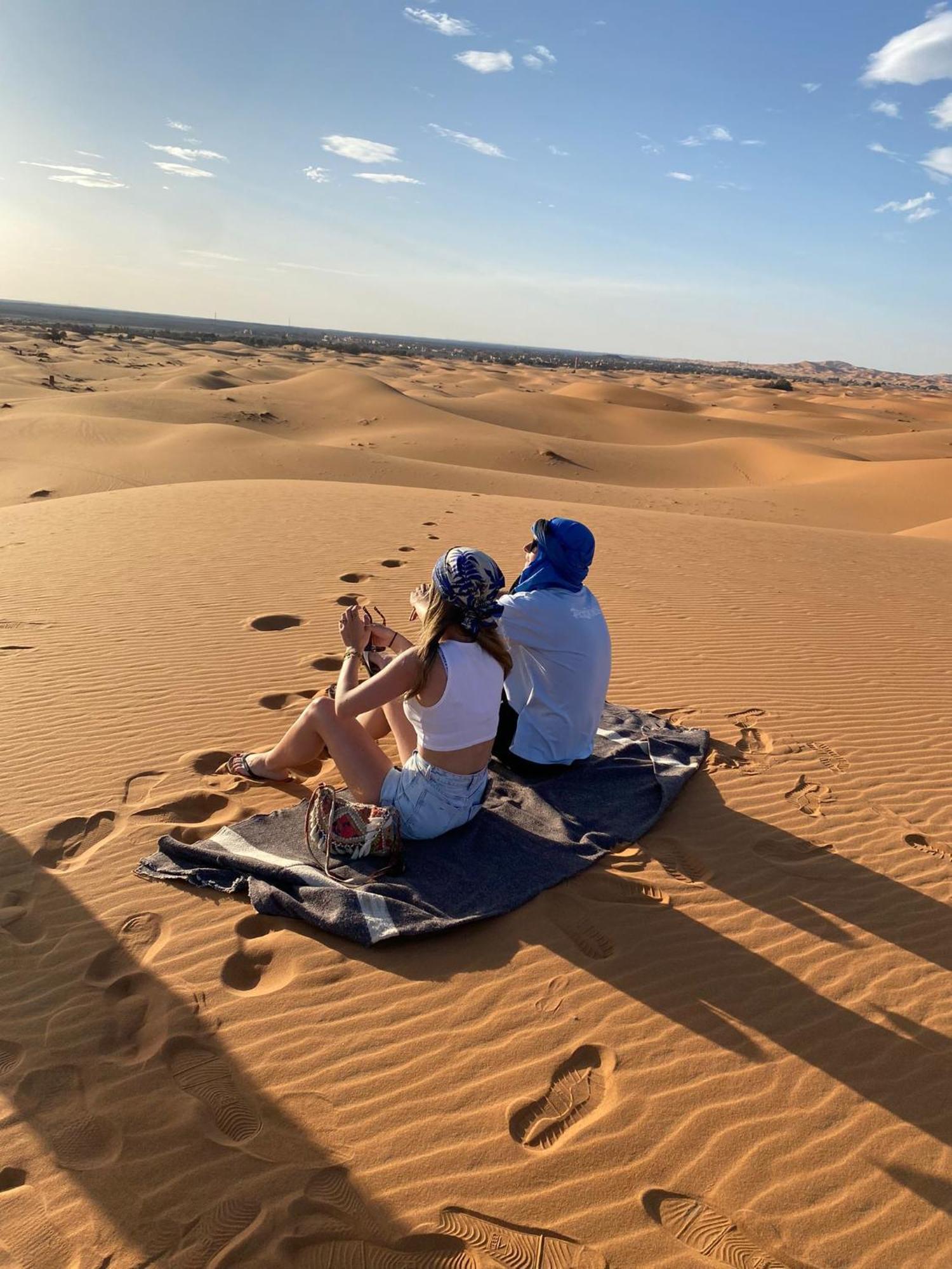 Luxury Trek Desert Camp 梅尔祖卡 外观 照片