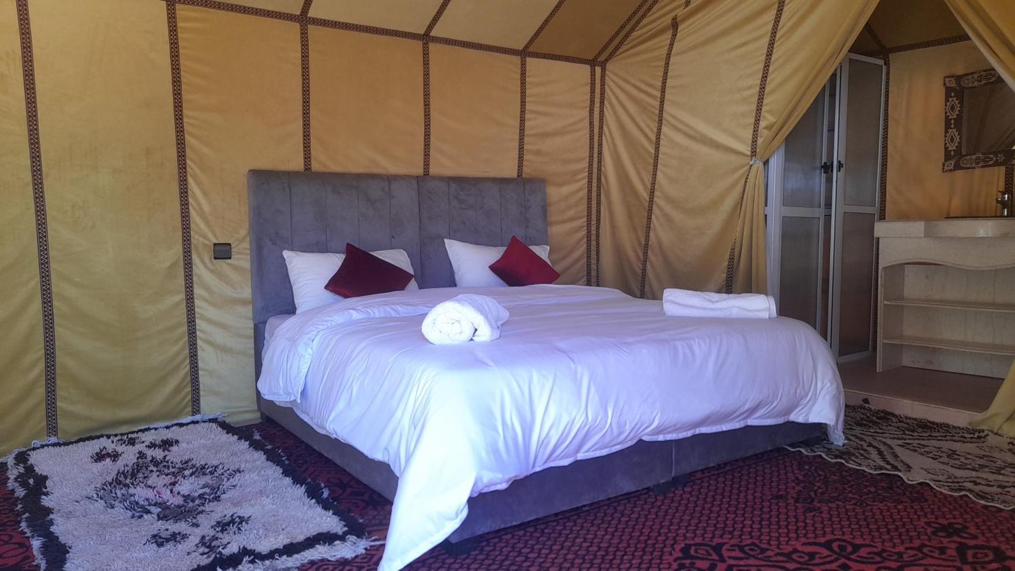 Luxury Trek Desert Camp 梅尔祖卡 外观 照片