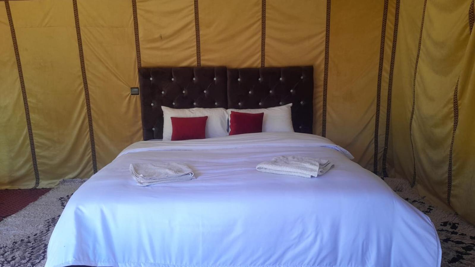Luxury Trek Desert Camp 梅尔祖卡 外观 照片