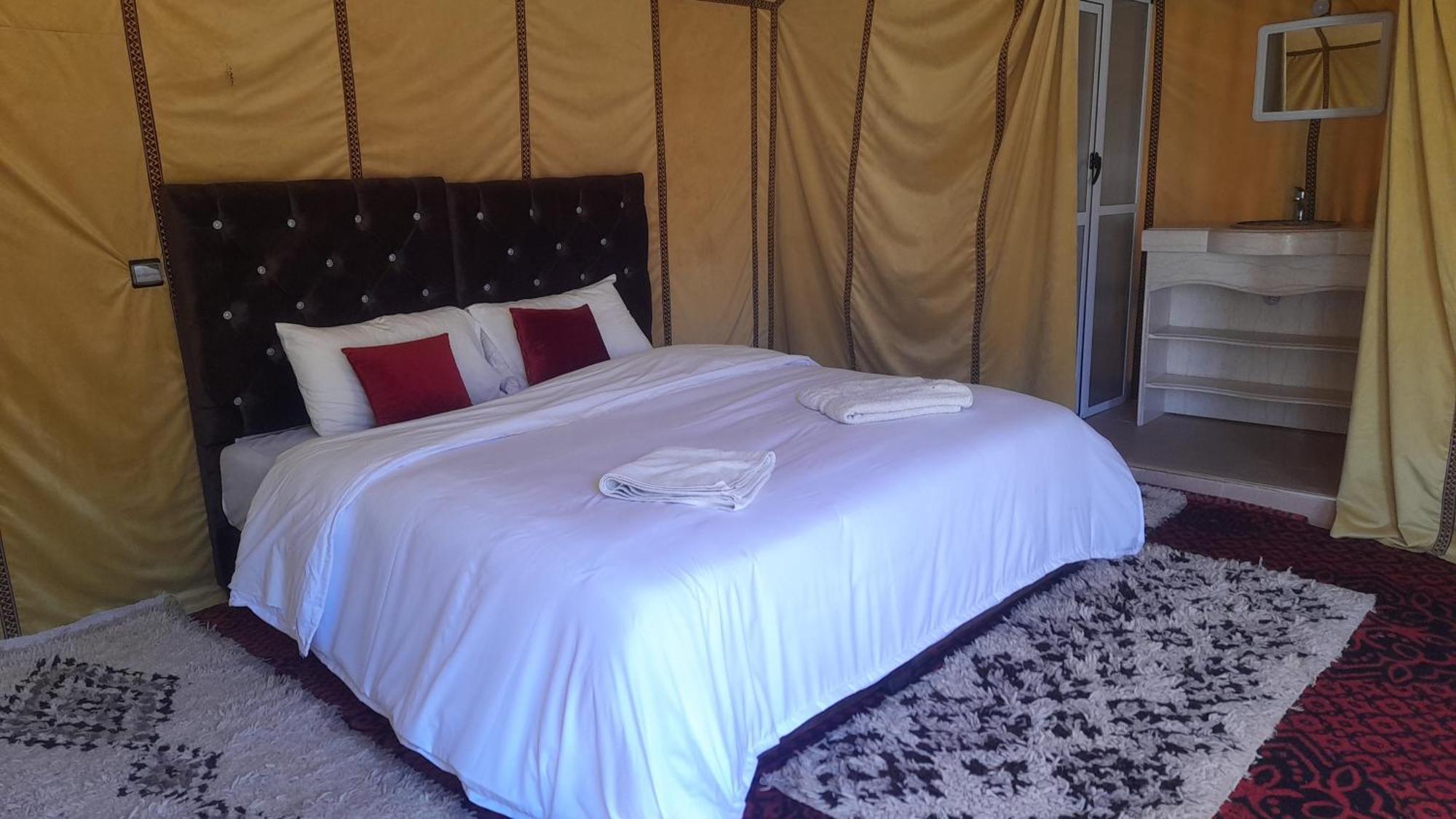 Luxury Trek Desert Camp 梅尔祖卡 外观 照片